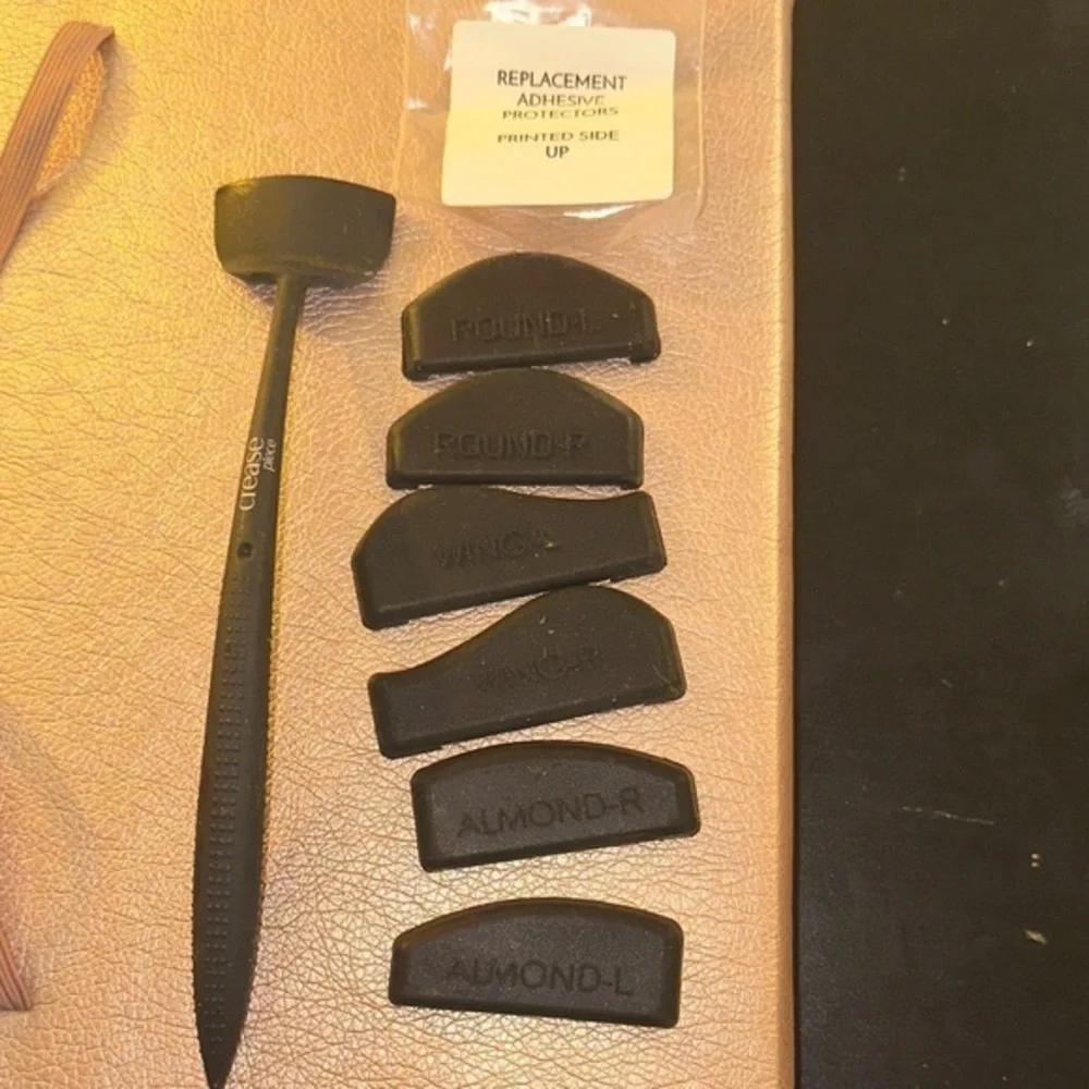 Crease Piece Eye Makeup Tool Set in Black